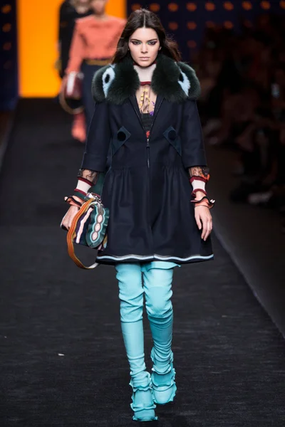 Look 1